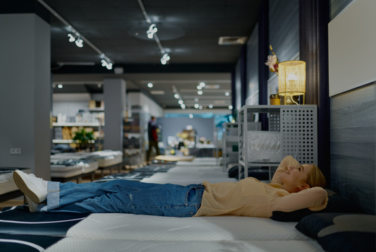 Wat is beter bij rugpijn: een hard of zacht matras?